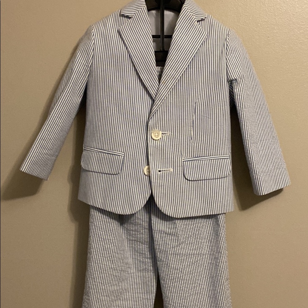 3T IZOD Seersucker Suit. Perfect for Easter.